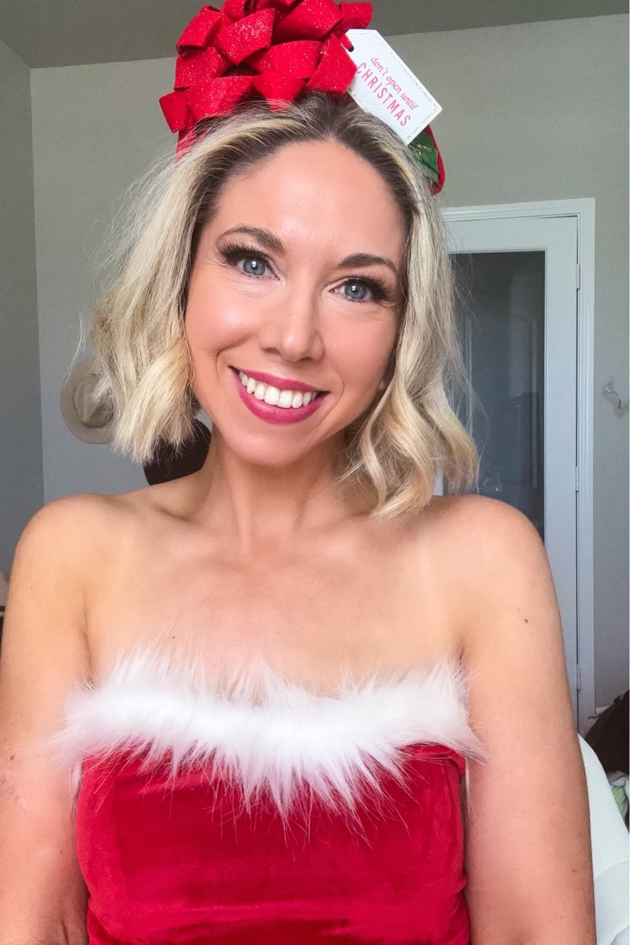 Christmas outfit / Christmas party / Santa dress / Christmas headband 

Dress is very short and runs small - sized up to a medium 


Holiday party outfit 
Red dress 

#LTKparties #LTKHoliday #LTKfindsunder50