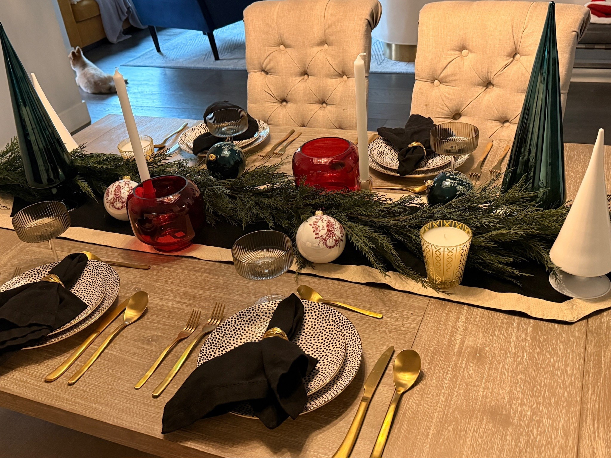 My holiday table 😊🎄❤️

#LTKdayinmylife #LTKHoliday #LTKSeasonal