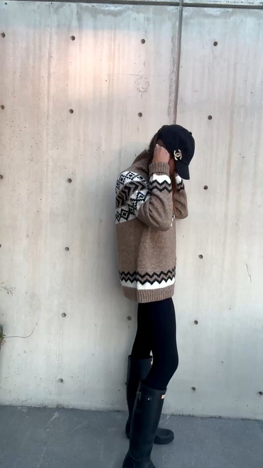 Knot in large - I sized up!
Leggings 
Hunter boots 