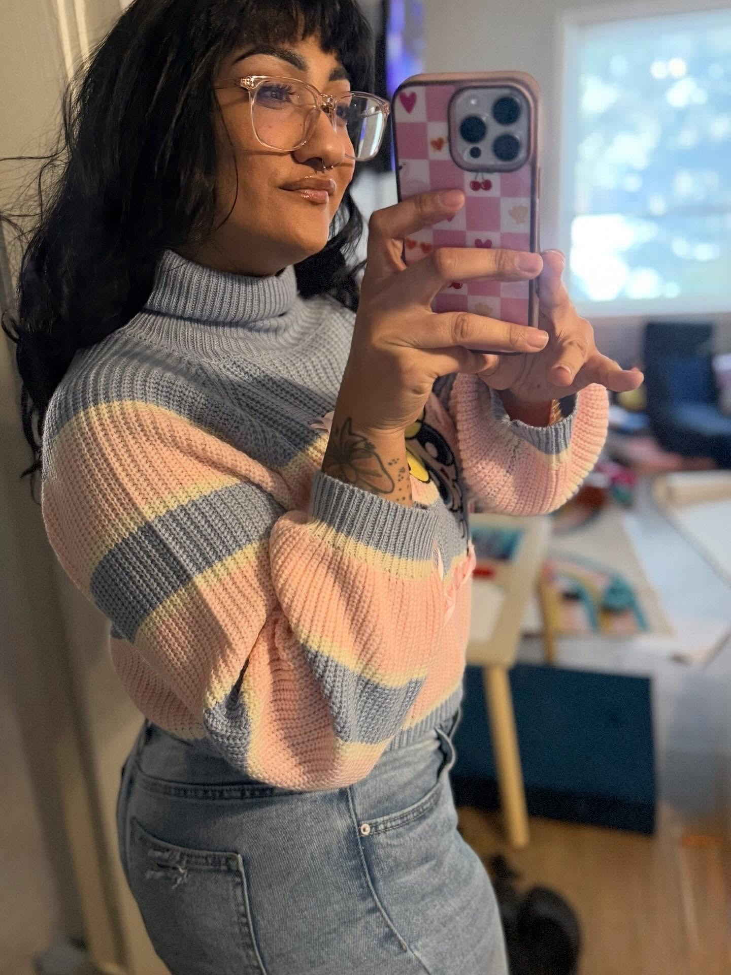 Proof that comfy doesn’t mean boring 😌
Easy layers, flattering fit, and a look that works on real-life days.
Outfit linked in LTK ✨

#ltkfinds #outfitinspo #cozyfits #styleover30 #momfashion #midwestcreator #effortlessstyle