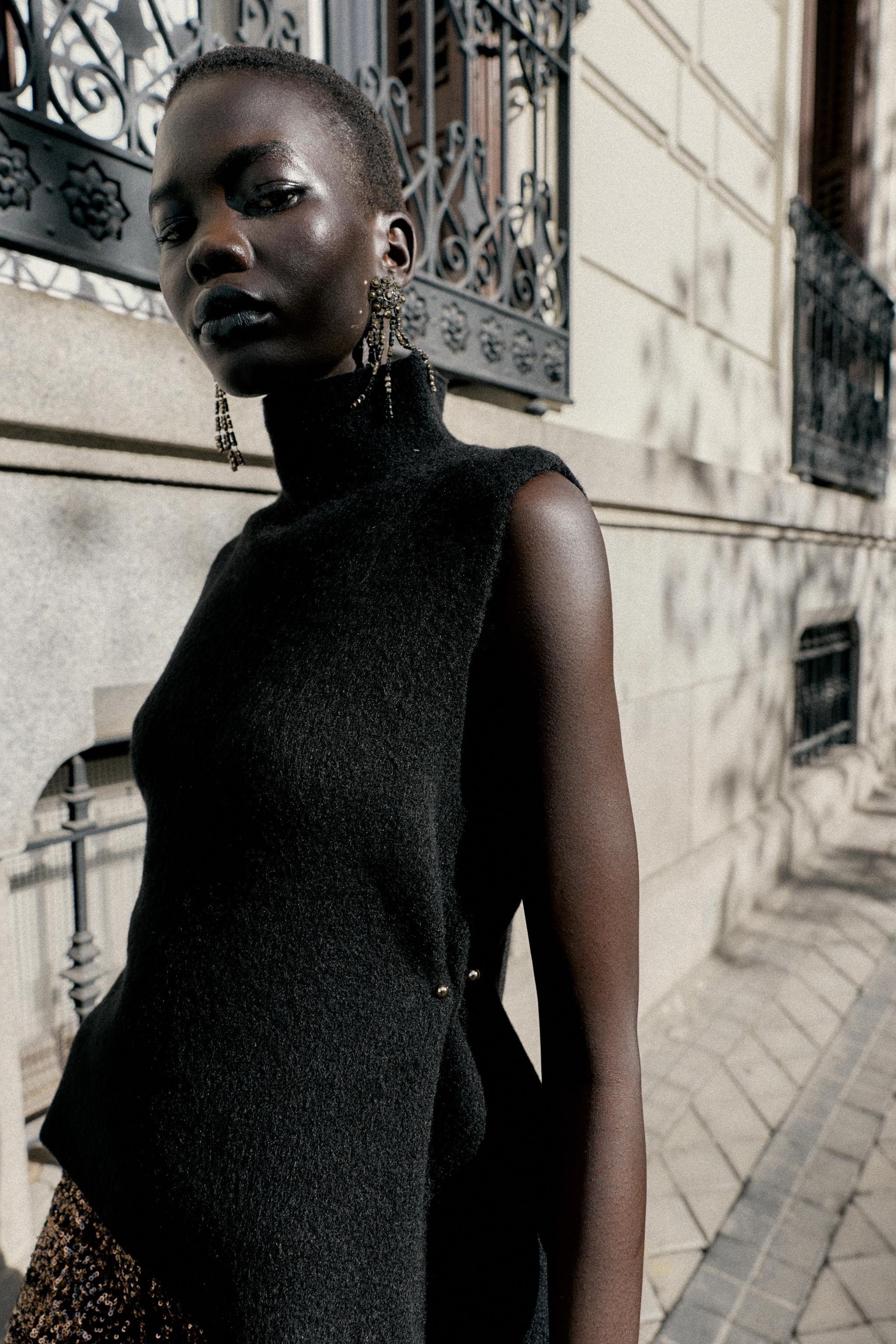 ASYMMETRIC KNIT TOP WITH SIDE APPLIQUÉS | Zara Canada