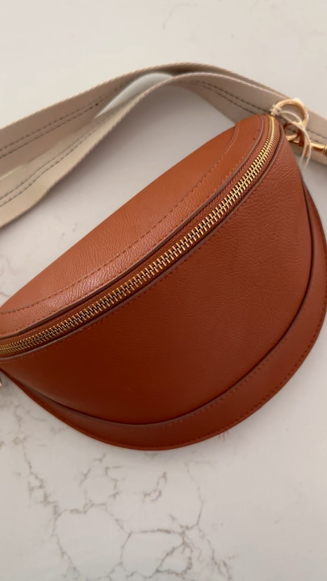 Crossbody bag with belt strap. This is a good one for fall, especially since it’s only $20.

#LTKFindsUnder50