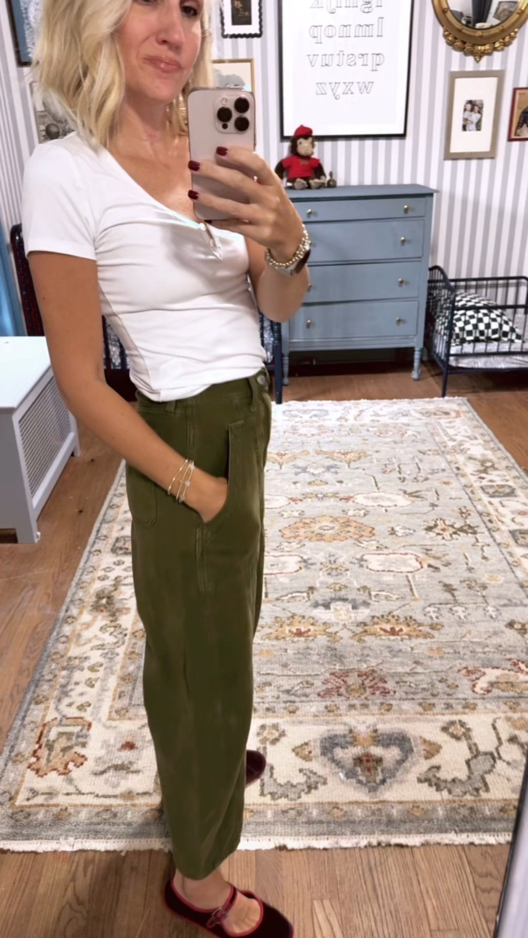 Pants fit tts for me!! In a size small shirt / so soft!! Shoes also tts.