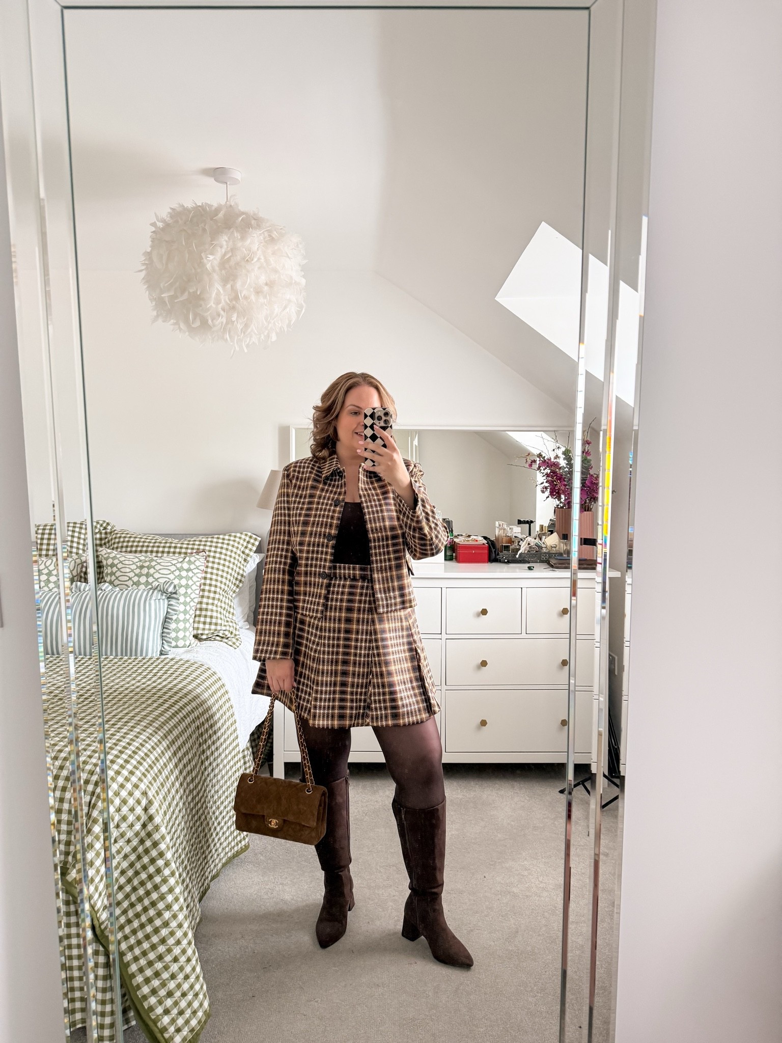 30 days of curvy autumn outfits | day 22 

I’m wearing:
- size L in the jacket 
- size 16 in the skirt 
- size 14 in the vest

#LTKuk #LTKautumn #LTKmidsize