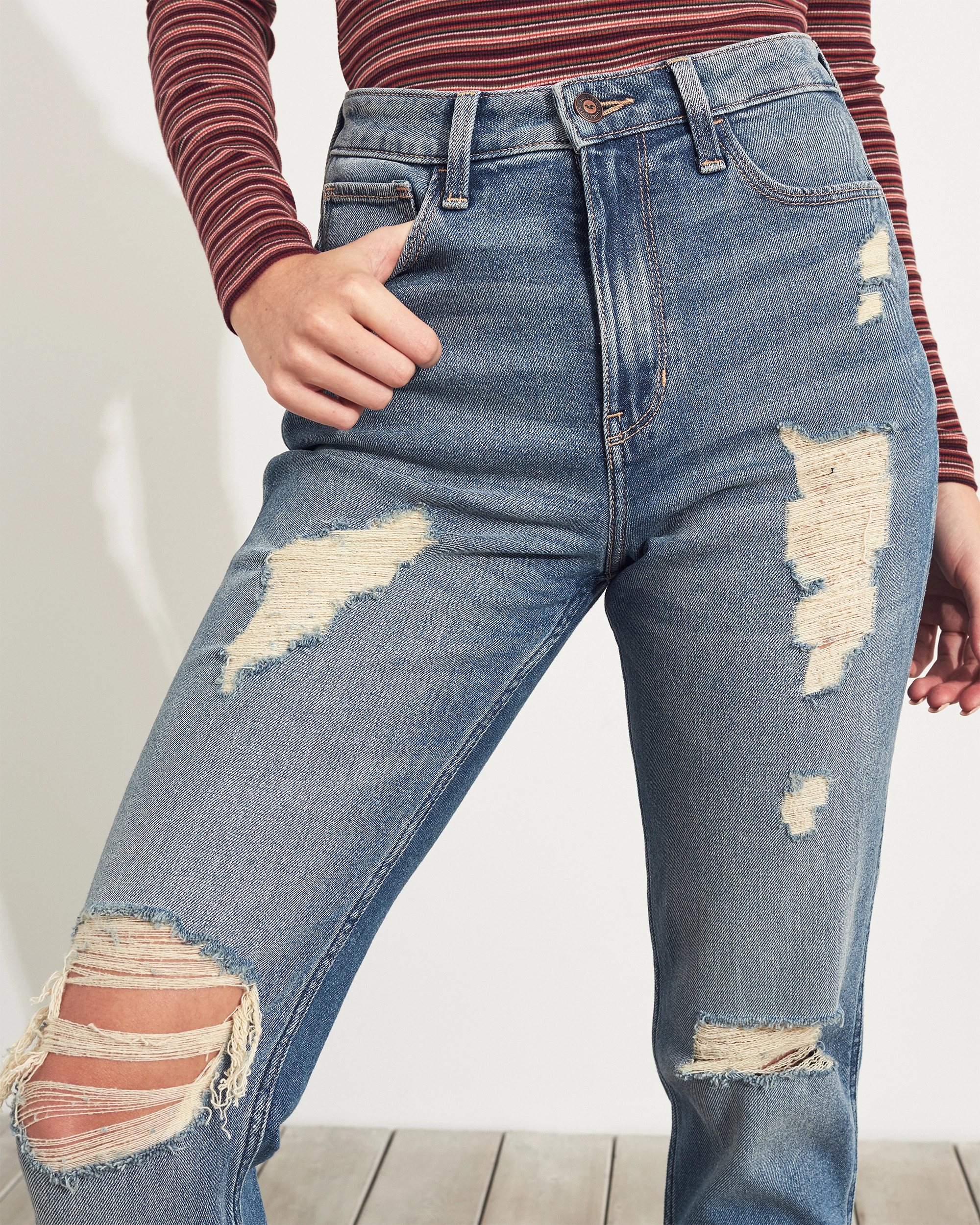 Ultra High-Rise Mom Jeans | Hollister (US)