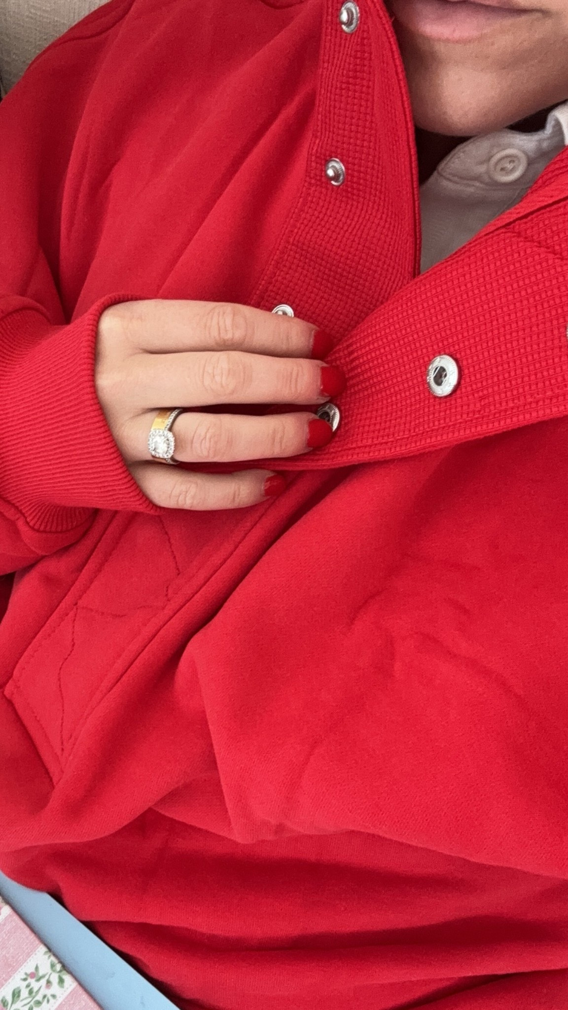 Oversized red sweatshirt

#LTKmomlife #LTKfitnessgoals #LTKValentine