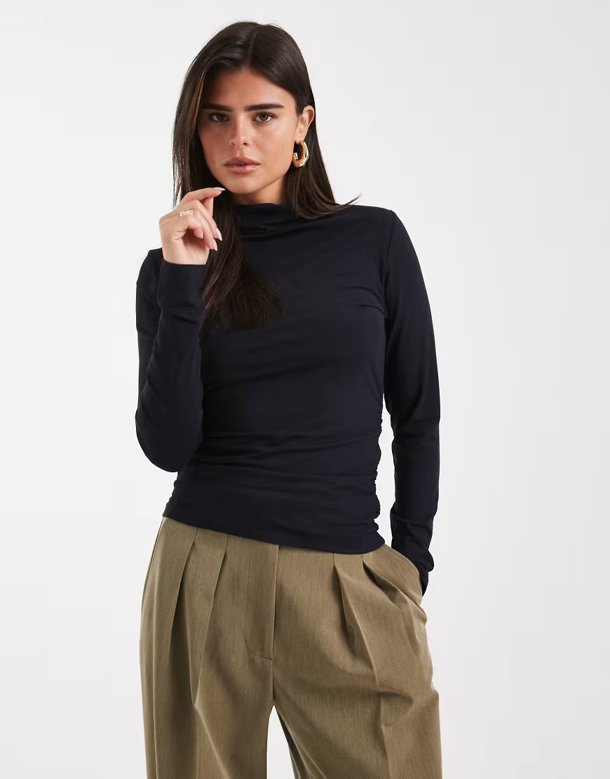 Levi's Nina high neck long sleeve t-shirt in black | ASOS (Global)