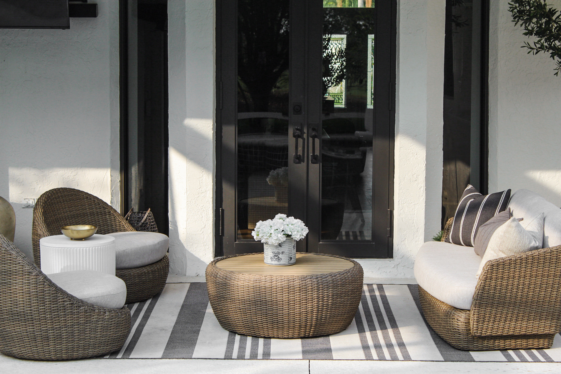 Budget-Friendly Patio Makeover! ☀️

#LTKhome #affordabledecor #patiodecor #amazonfinds #walmartfinds #outdoorliving #budgetdecor #ltkit


#LTKstorytime #LTKSeasonal #LTKHome