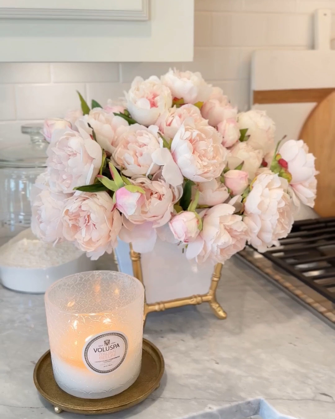 @Voluspa F&F sale - 20% off sitewide!! 🎉 Linking some of my absolute favorite home frangrances! #ad #voluspa #voluspafragrances summer candlrs luxury candles coconut wax candle
