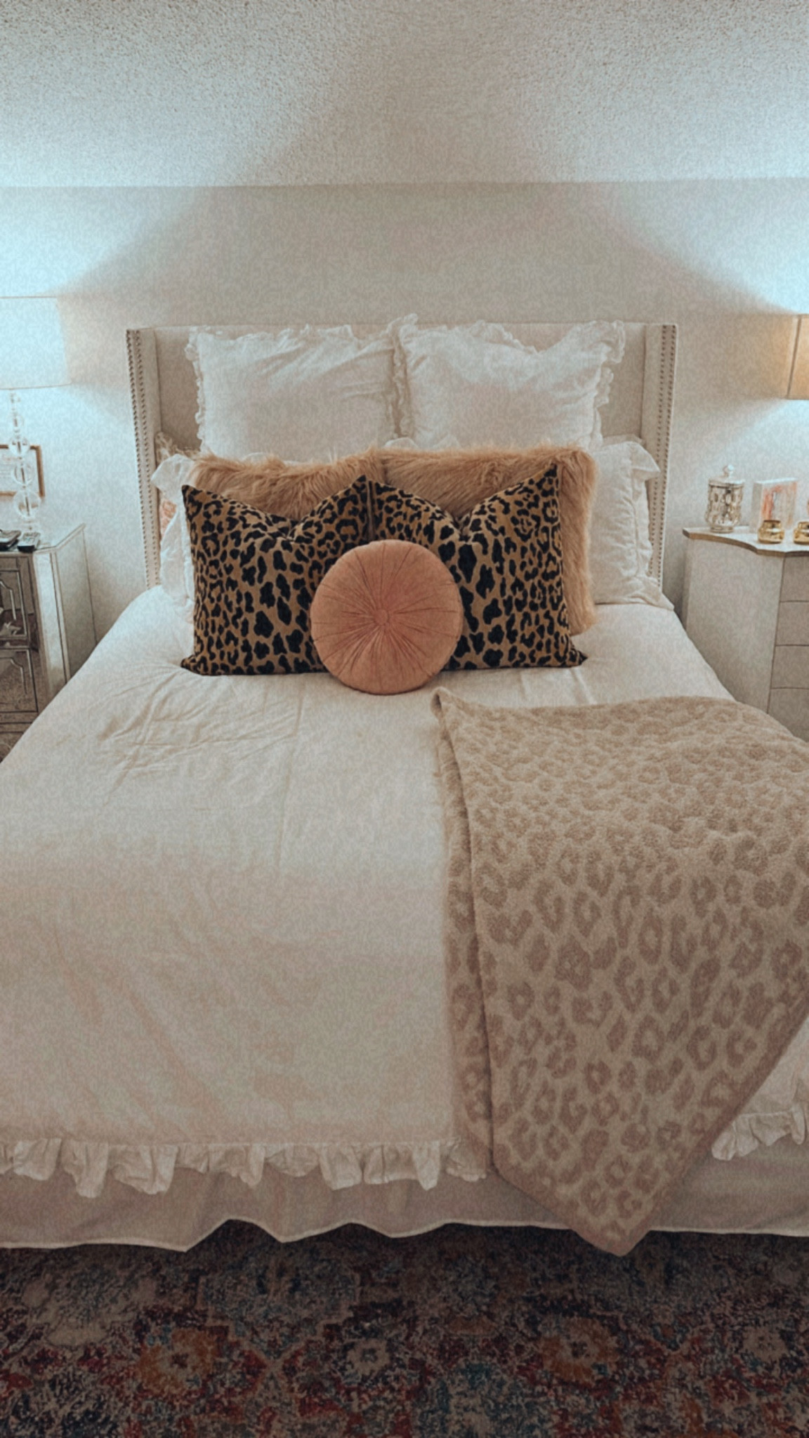 Bedroom

Apartment or Dorm room idea. 💗 White duvet cover and shams are from Crane & Canopy with similars linked. I love to do basic bedding and then change up the pillows and blankets depending on the season. 💗 

#LTKhome #LTKBacktoSchool #LTKstyletip