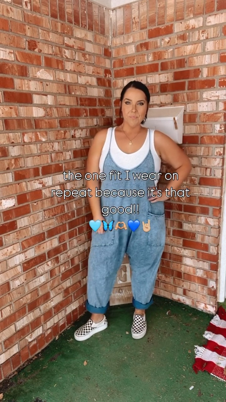 Comfy jumpsuit from Amazon 

I’m in a large 

#LTKMidsize #LTKSeasonal #LTKootd