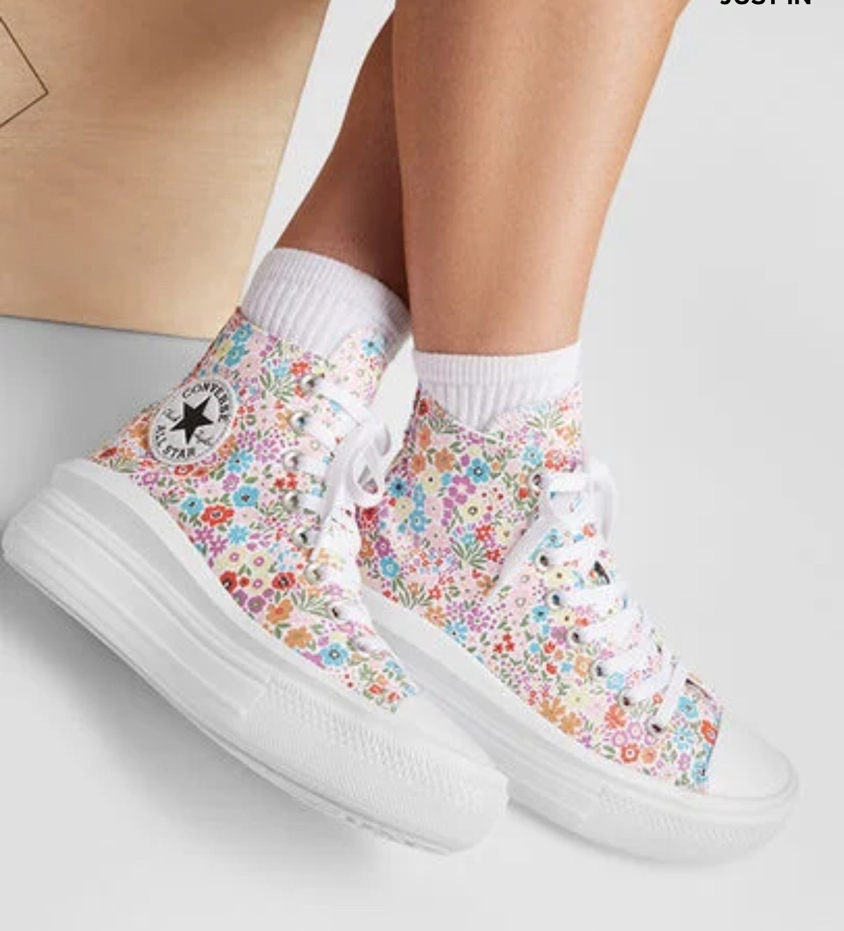 #converse #floralconverse #floralsneakers # chucks #hightops #tomboy 

 