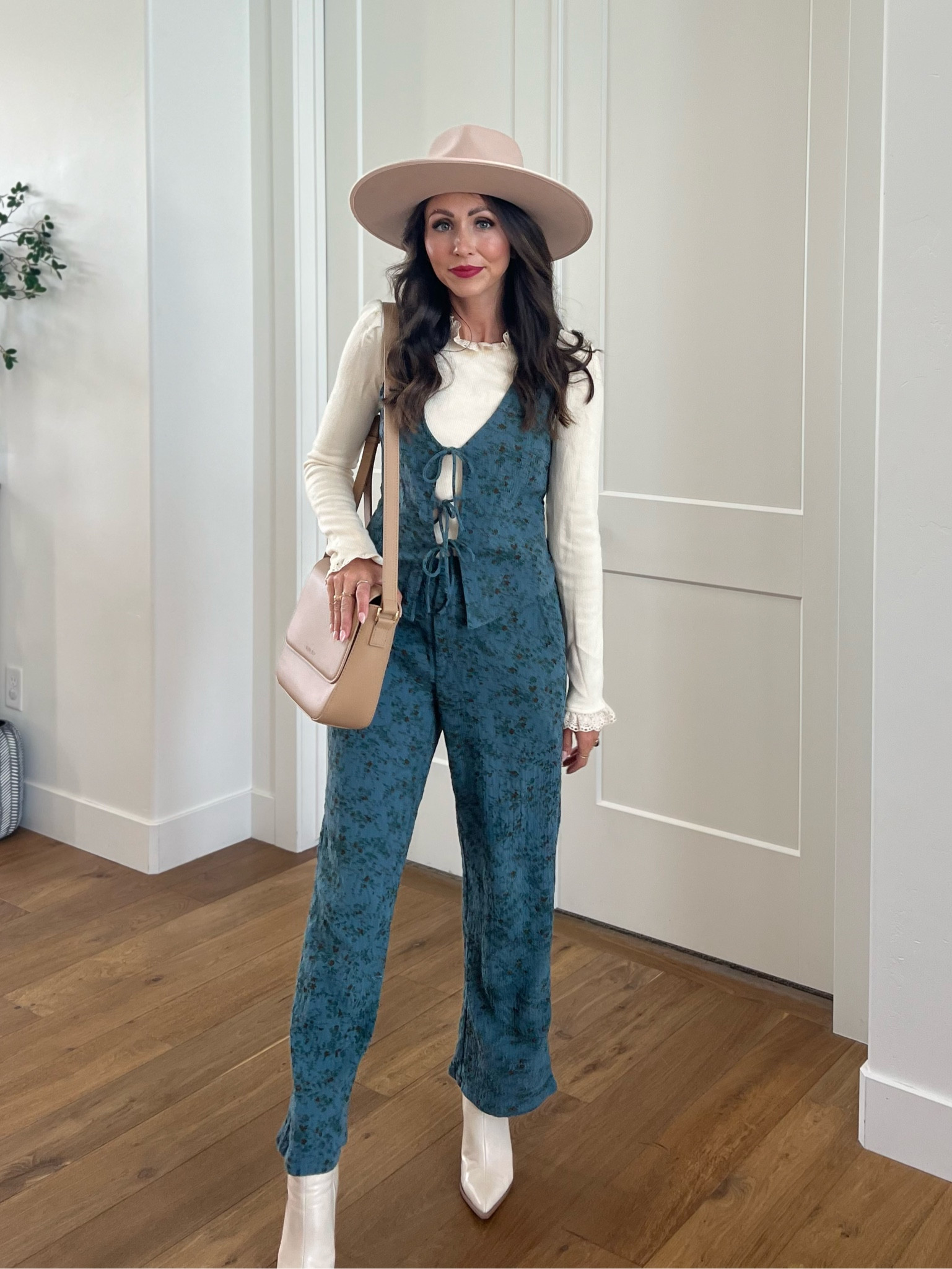 Fall Fashion is finally here!! Obsessed with this outfit from Ivy City Co! And so excited to wear my felt hats again 😍

#LTKFindsUnder100 #LTKStyleTip #LTKSeasonal