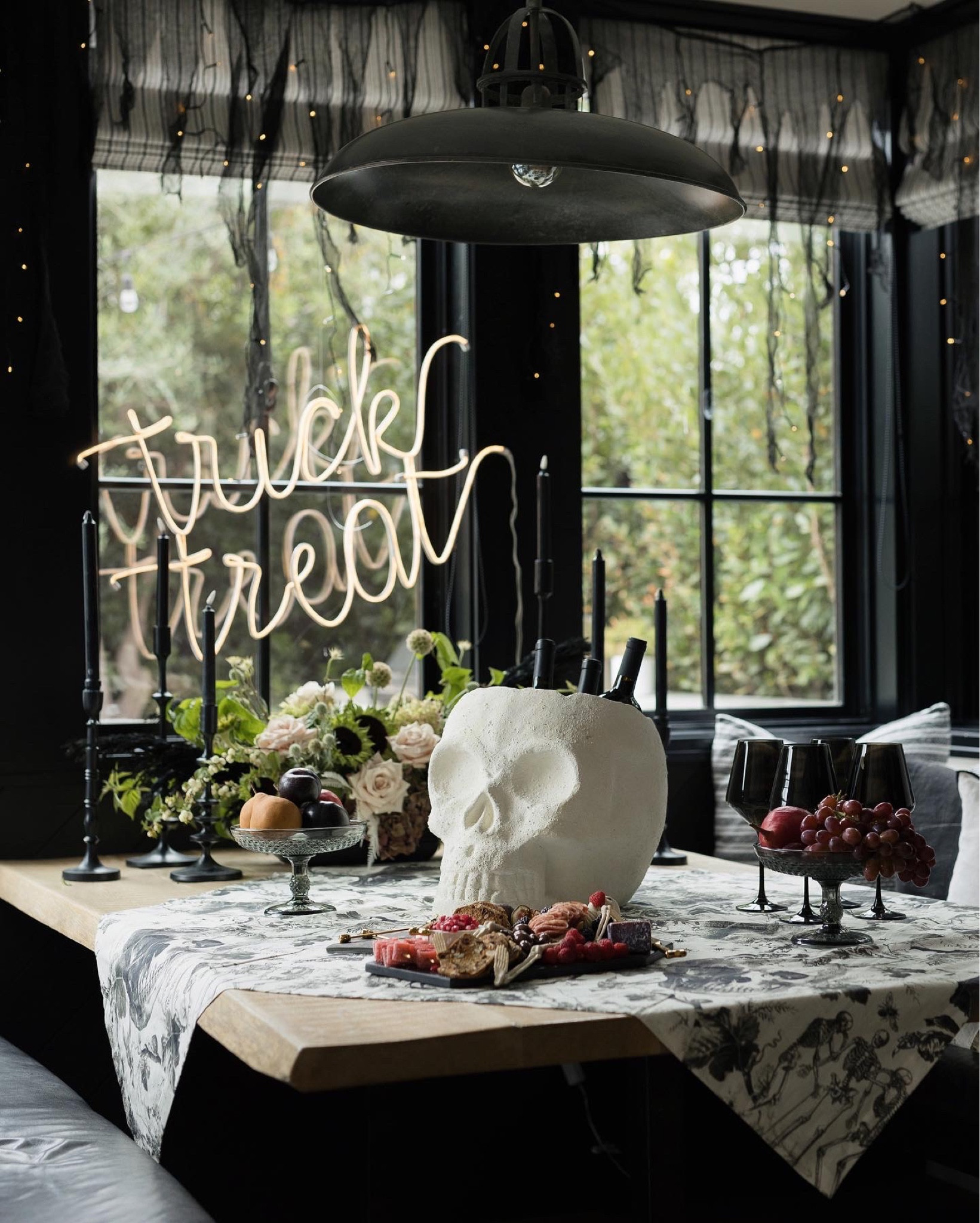 Spooky season is the best! Linking everything from my Halloween happy hour here 

#LTKSeasonal #LTKparties #LTKHalloween