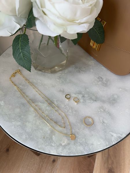 Ana Luisa jewelry 

Willow double necklace
Frida Gold & Pearl Hoop Earrings
Celine Eternity Band Ring

@analuisany #AnaLuisa #AnaLuisaAmbassador
