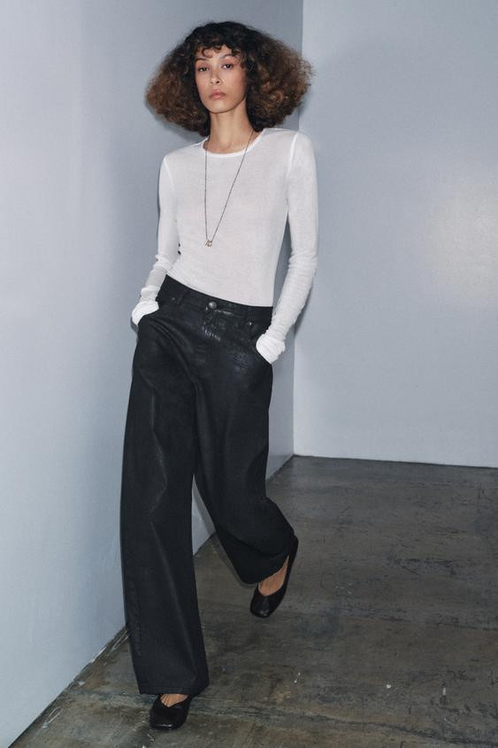 ZW COLLECTION CRACKLED BARREL LOW-RISE JEANS | Zara US