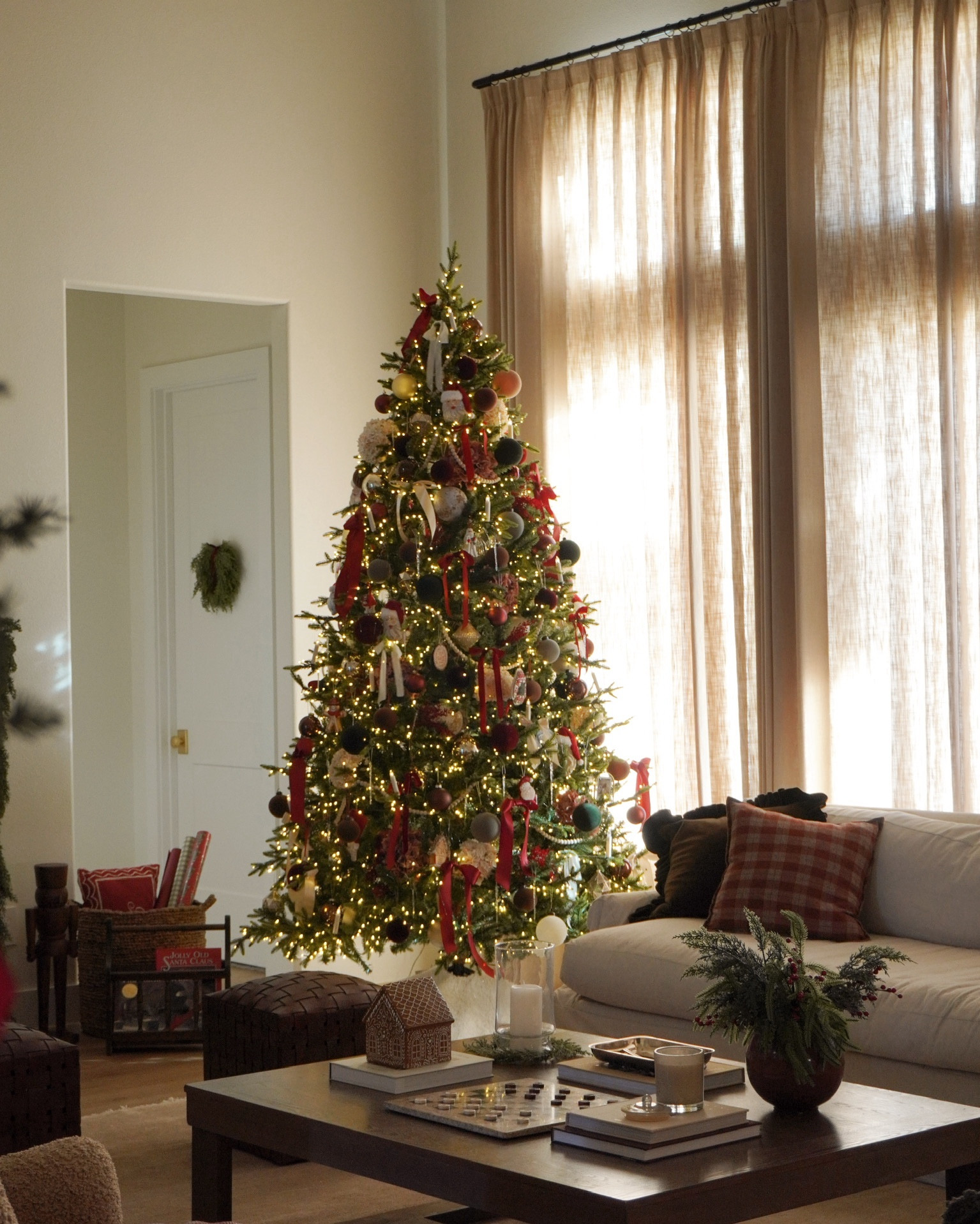 Christmas living room details!

Classic Christmas, traditional Christmas , living room inspo, Amazon home, target home, holiday decor, holiday home, holiday, living room, Christmas tree, ornaments
 

#LTKSeasonal #LTKHoliday #LTKStyleTip