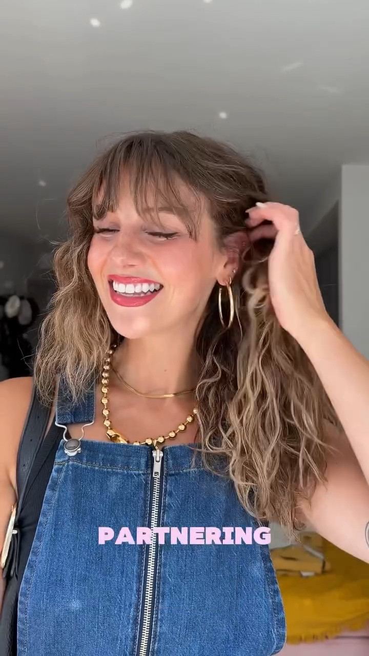 you asked for my Allie-inspired wavy hair routine and here it is!​
@odelebeauty products have been my go-tos all summer and not just because they’re salon-grade for a fraction of the $$$ but also because they’re sulfate-free and color-safe 🌈 ☀️ 🪩 #odelepartner ​
​
Used in this routine:​
Odele Moisturizing Shampoo and Conditioner - game changers for my dry waves​
Odele Leave-in Conditioner - something I can’t live without because it locks in moisture and helps detangle​
Odele Curl Defining Cream - leaves my waves lightweight and bouncy and helps them last for dayssss ​
​
Shop @odelebeauty at Target or at the link in bio! ​
​
PS try the Rosewood Vanilla fragrance mist too, you’re welcome 😉​

#wavyhairroutine #offcampusseries #curlyhairstyle