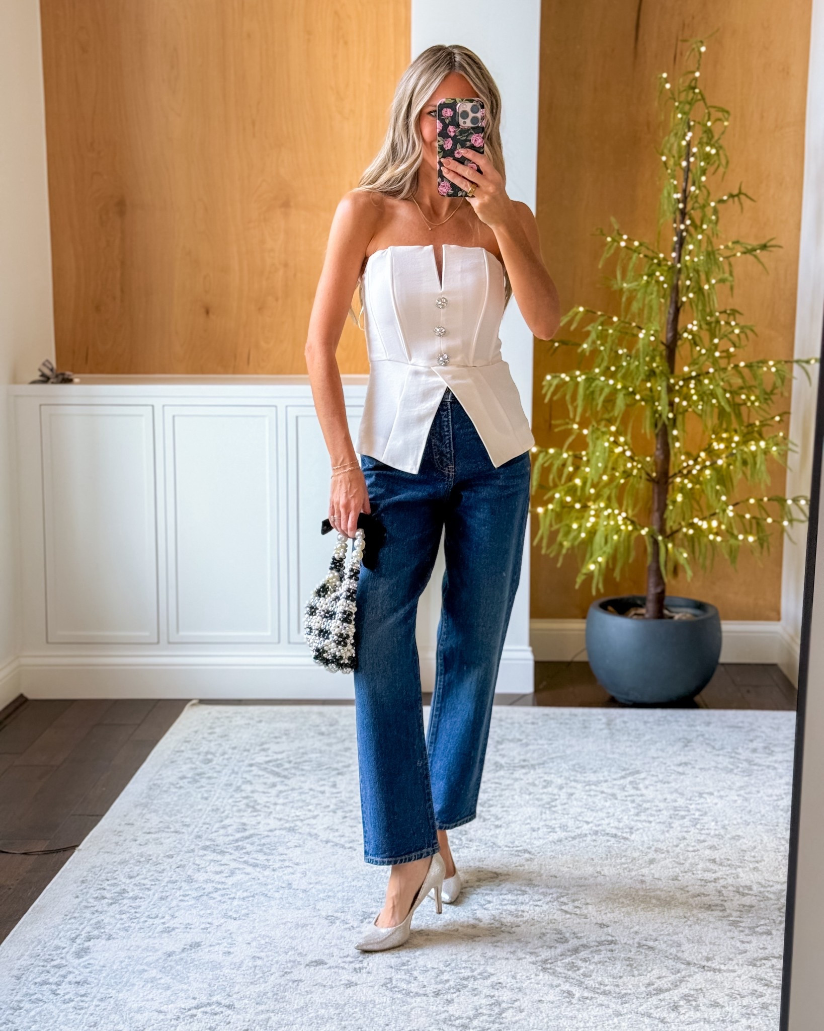 This festive top is so classy!! Love the cutaway hem and embellished buttons. Looks great with jeans but also looks great with trousers etc 

@express #expresspartner #dresstoexpress

#LTKHoliday #LTKFindsUnder50 #LTKSaleAlert