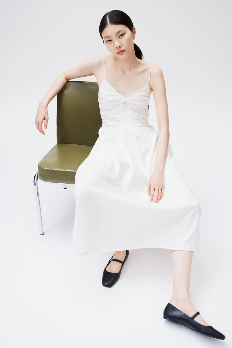 Linen-blend Strappy Dress - V-neck - Sleeveless - White - Ladies | H&M US | H&M (US + CA)