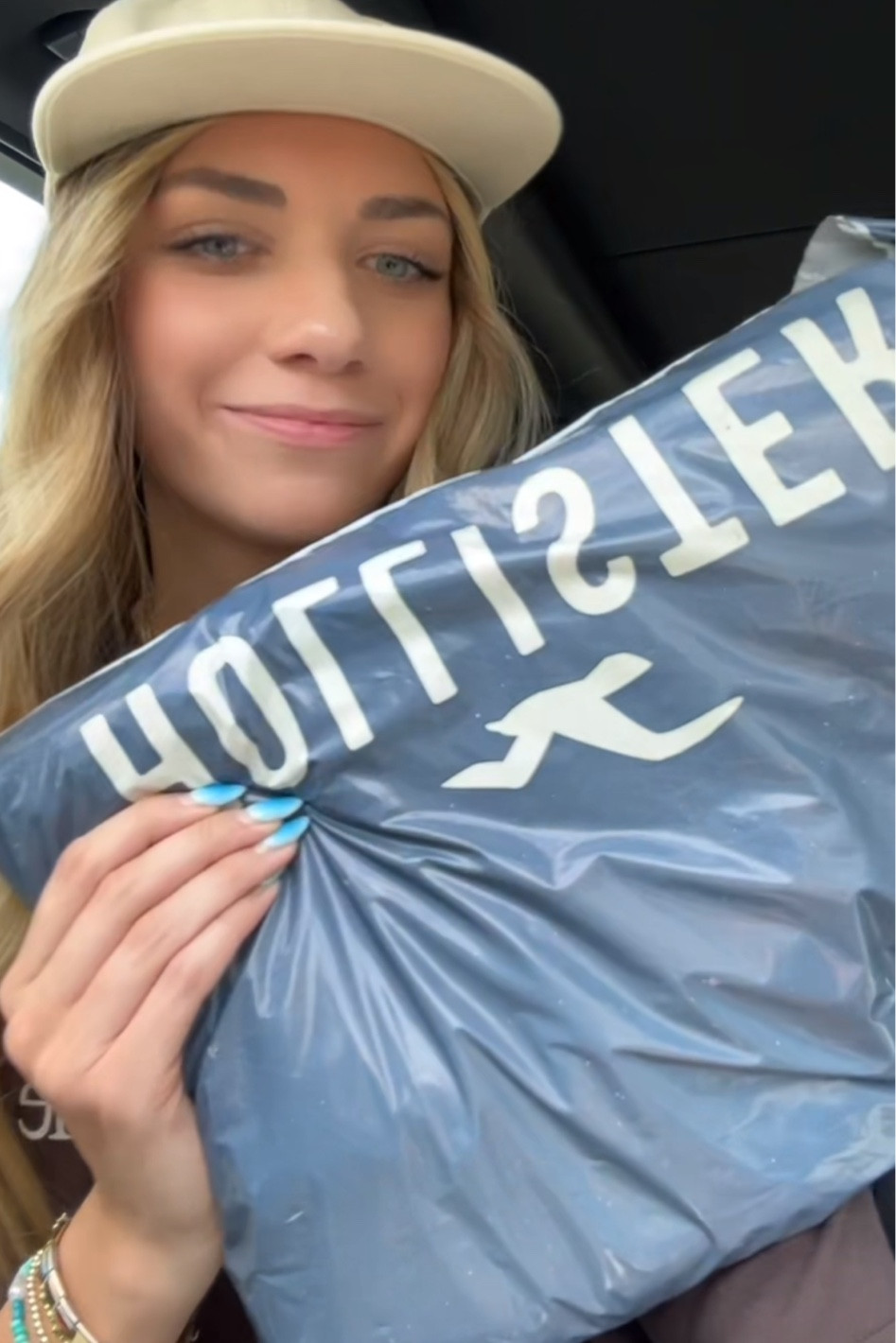 they sold out of the camo color but i’ll link the hoodie just in case it restocks

#LTKVideo #LTKfindsunder100 #LTKU