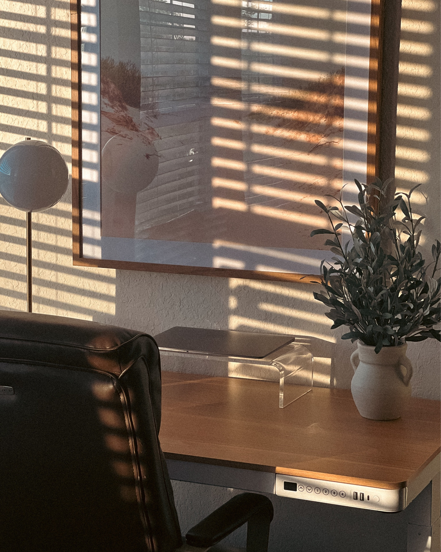 Home office, simple home office, minimalist home office, home office decor ideas, home office decorations, home office design, home office chair, home office desk, small home office, cozy home office, home office small space 

#LTKsalealert #LTKhome