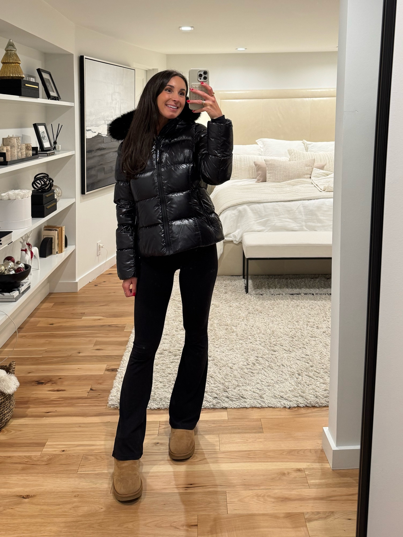 This jacket is perfect and I might never take it off🖤 @aritzia #aritziapartner