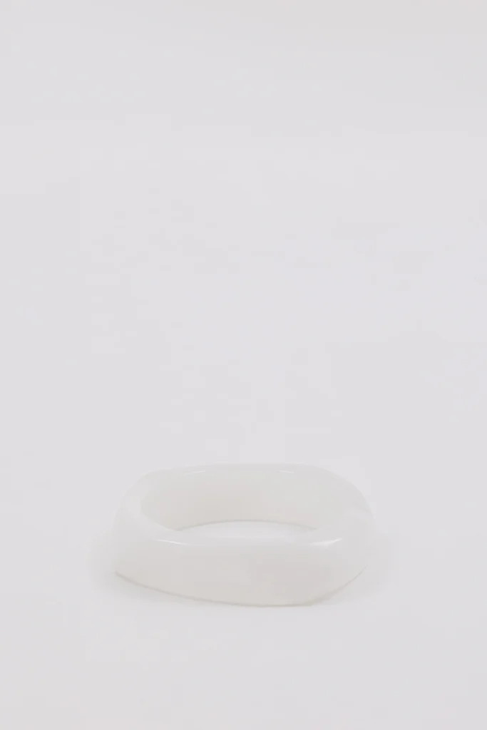 NOAH THE LABEL WHITE RESIN BANGLE | DISSH