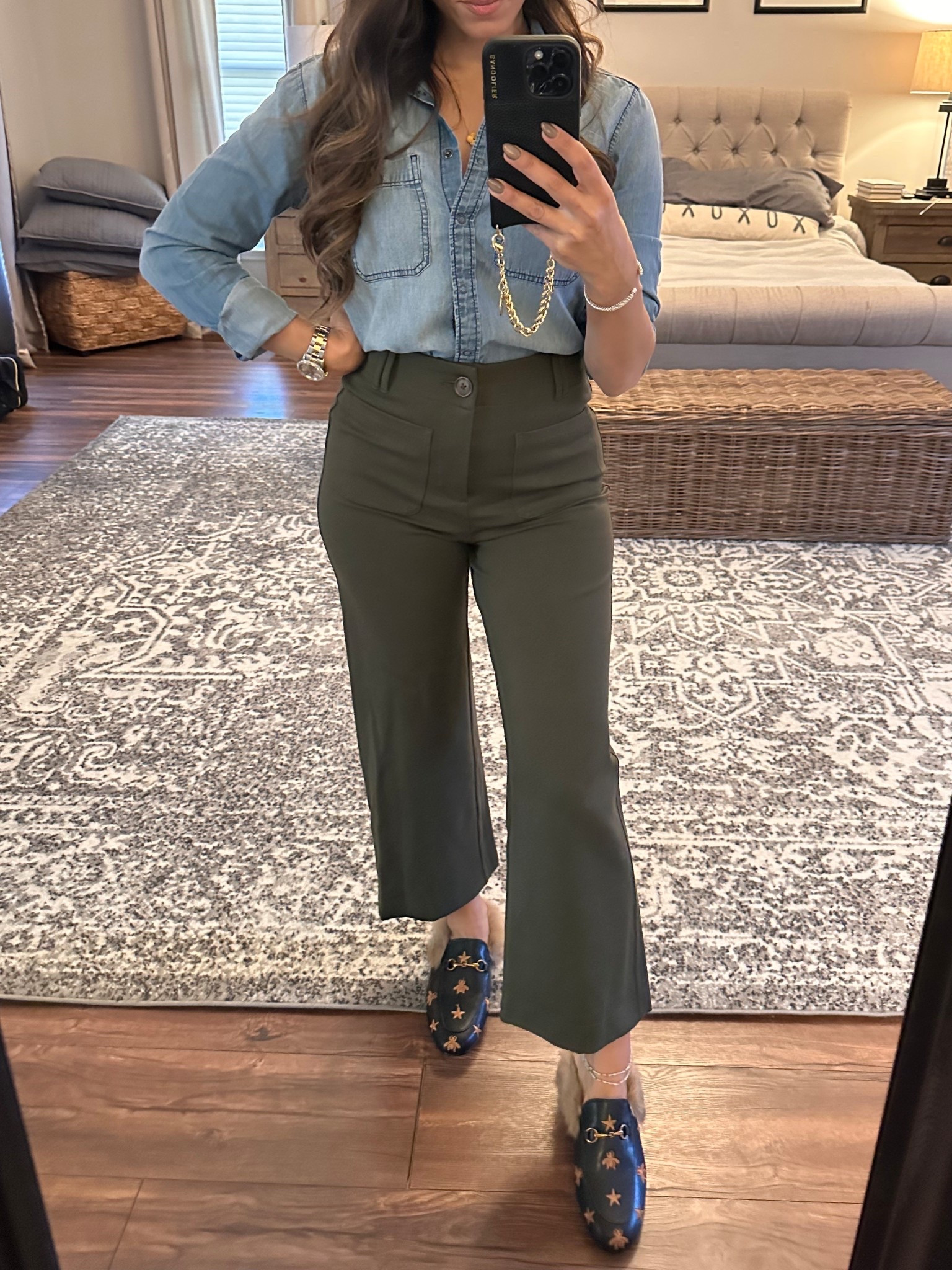 These cropped olive pants are so good — super comfy with a perfect amount of stretch. I grabbed a size 6, but honestly could’ve gone down to a 4. Paired them with my favorite chambray shirt (mine’s old, but I linked a similar one!) and these chic flats that are total Gucci dupes 🔥 — true to size, wearing an 8.

outfit ideas, holiday flats, dressy flats, work flats, warm flats, winter flats, comfy work shoes, comfortable flats for women, holiday party shoes, gucci dupe flats, budget friendly flats, teacher shoes, mom style flats, everyday flats, ballet flats outfit, pointed toe flats, classic flats for work, business casual shoes, office outfit shoes, holiday shopping finds, holiday style guide, petite outfit ideas, petite workwear, petite holiday outfits, petite wardrobe essentials, petite fashion inspo, petite friendly pants, cropped pants for petites, flattering petite outfits, winter outfit ideas, affordable holiday fashion, target  finds, target winter style, target fashion picks

#LTKmomlife #LTKPetite #LTKdayinmylife