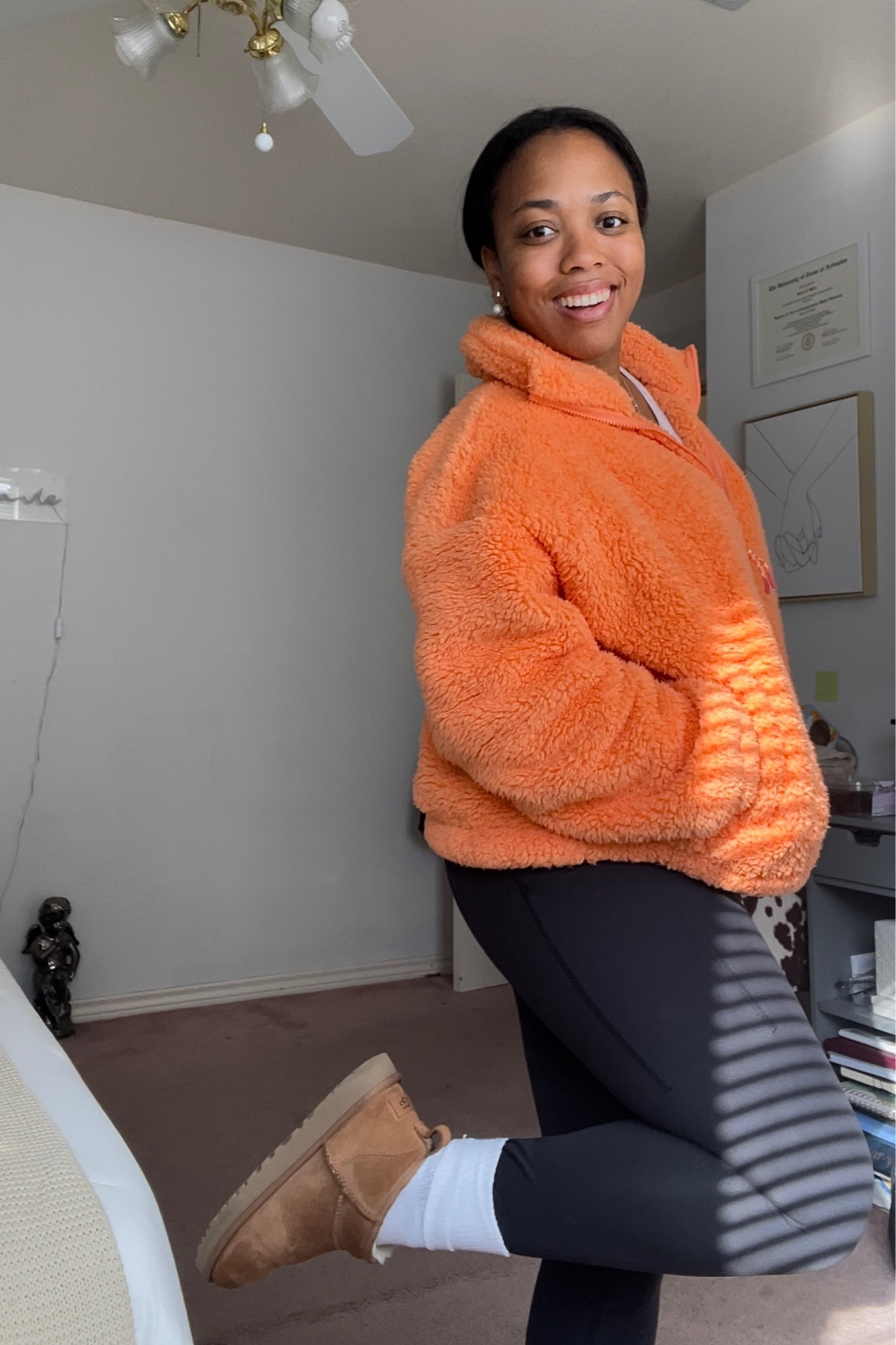 I can’t get over how much I’m loving the uggs and fuzzy jacket combo. It’s the perfect outfit for a Sunday study sesh🧡

#LTKfindsunder100 #LTKCyberWeek #LTKSeasonal