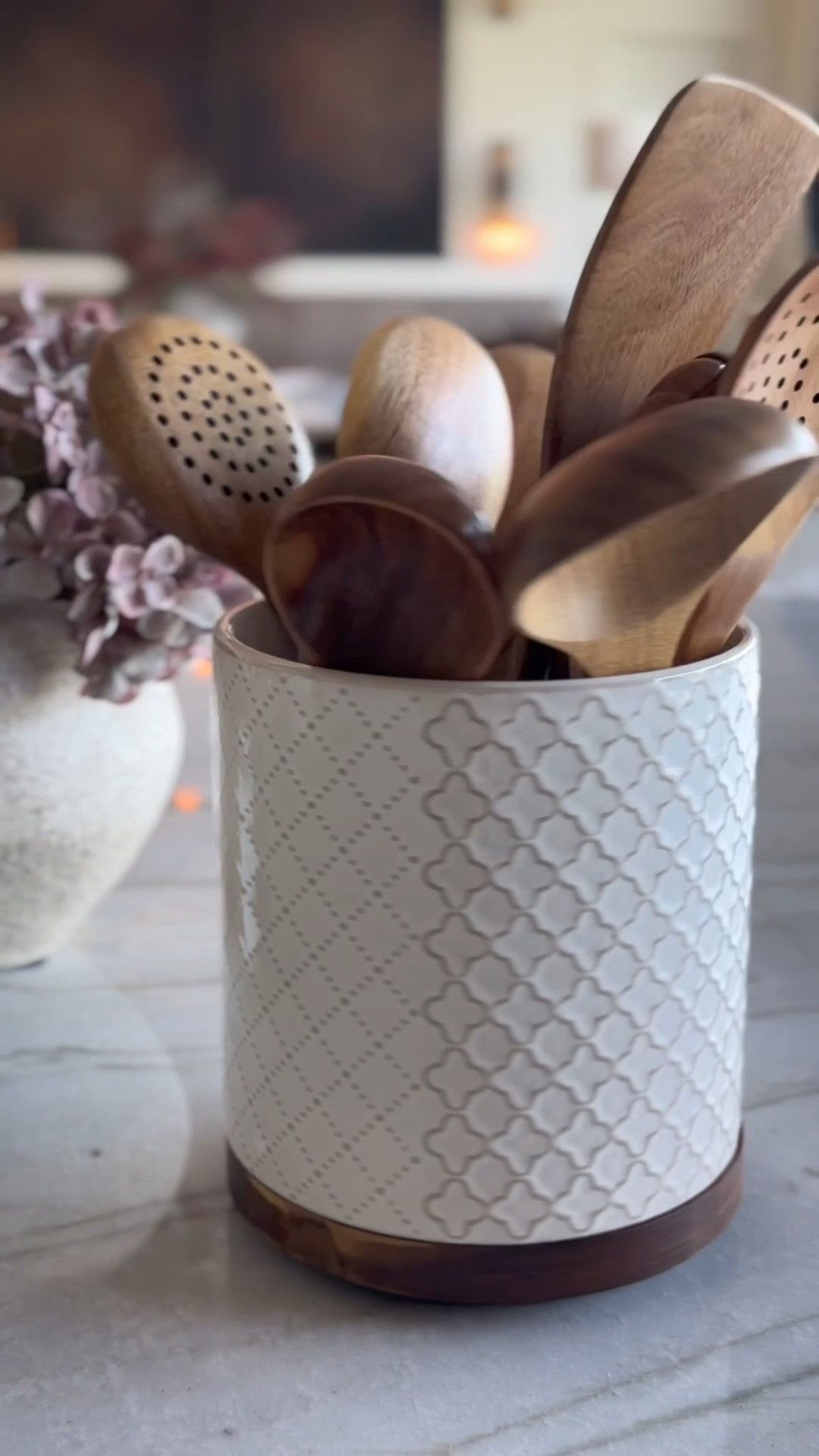 Instead of taking up drawer space, I love keeping my most‑used cooking utensils in an easy‑to‑grab spot. This adorable spinning container happens to be the perfect solution… functional, accessible, and so cute on the counter. 

Summerthompsonstyles

---

kitchen organization, cooking utensils, spinning container, cozy kitchen, modern home, countertop storage, functional decor, easy access

#LTKU #LTKHome #LTKdayinmylife