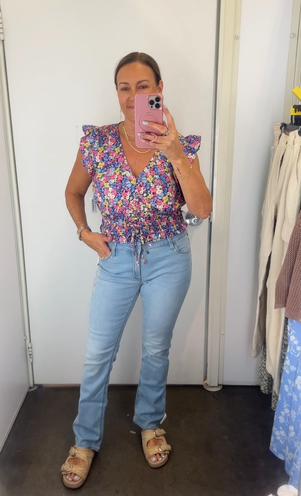 Old Navy sale ￼

#LTKMidsize #LTKSeasonal #LTKOver40