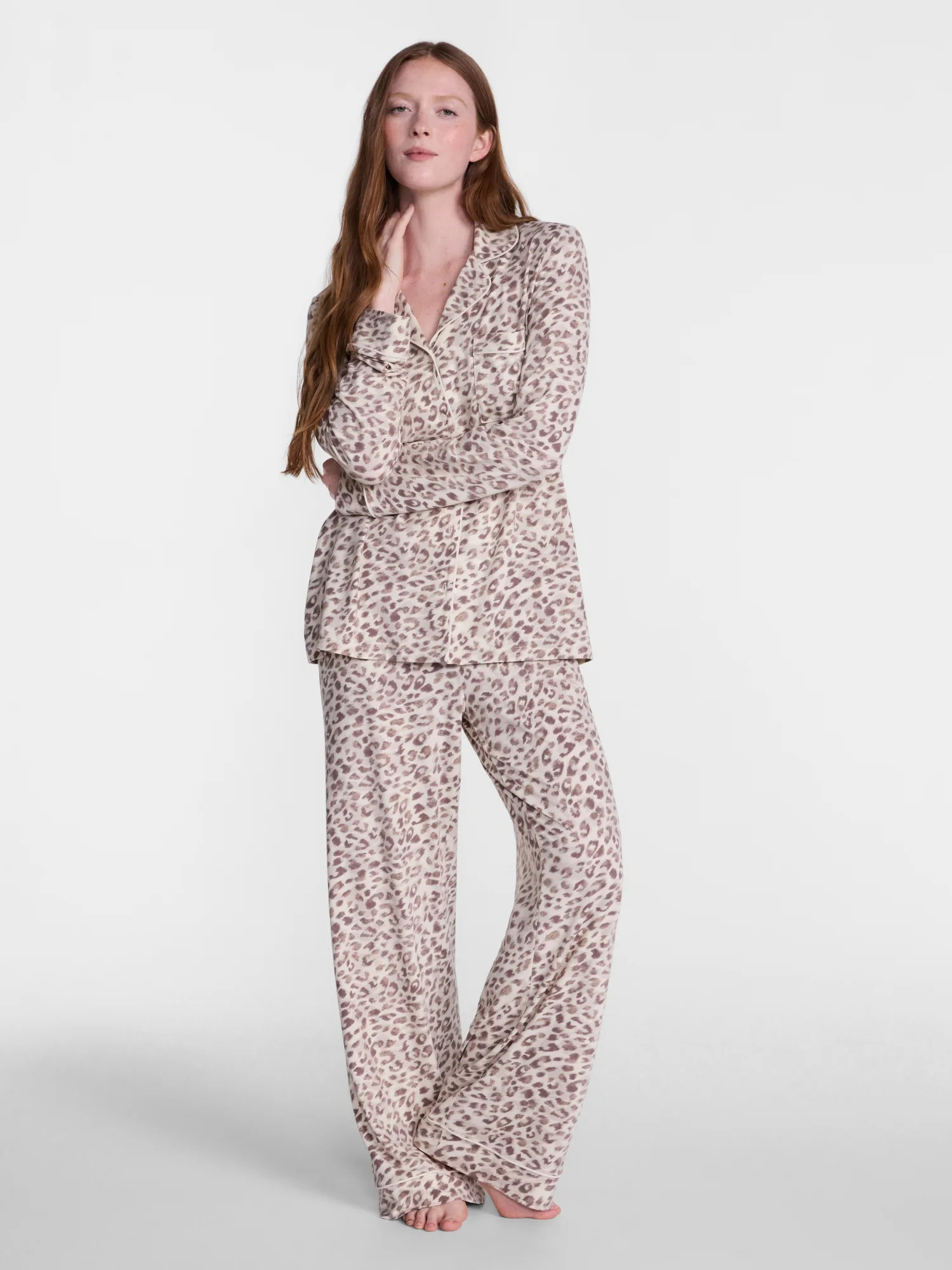 Joyspun Women’s Dreamy Soft Collection Notch Collar Top and Pants, 2-Piece Pajama Set, Sizes XS-3X | Walmart (US)