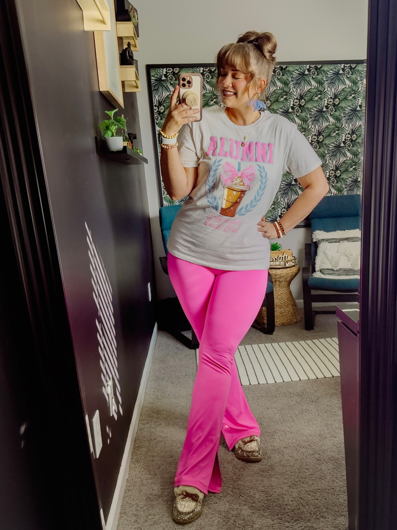 The cutest & comfiest lounge outfit! These leggings are buttery soft!