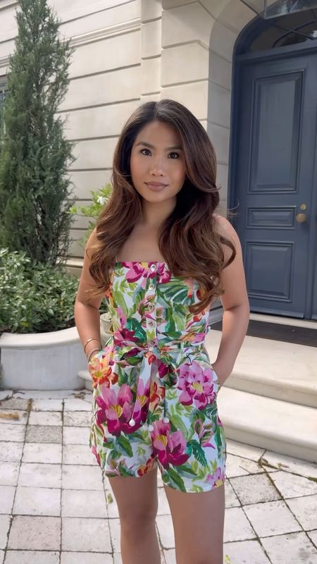 #ad #Bloomingdales partnering with @bloomingdales to share these two spring time looks 🌞💐 which one would you wear on a spring vacation? 

Today is the last day of Bloomingdale’s gift card promo - Get a Gift Card worth up to $1200 with your qualifying purchase at bloomingdales.com! Gift cards can be redeemed on all merchandise. Ends 4/15