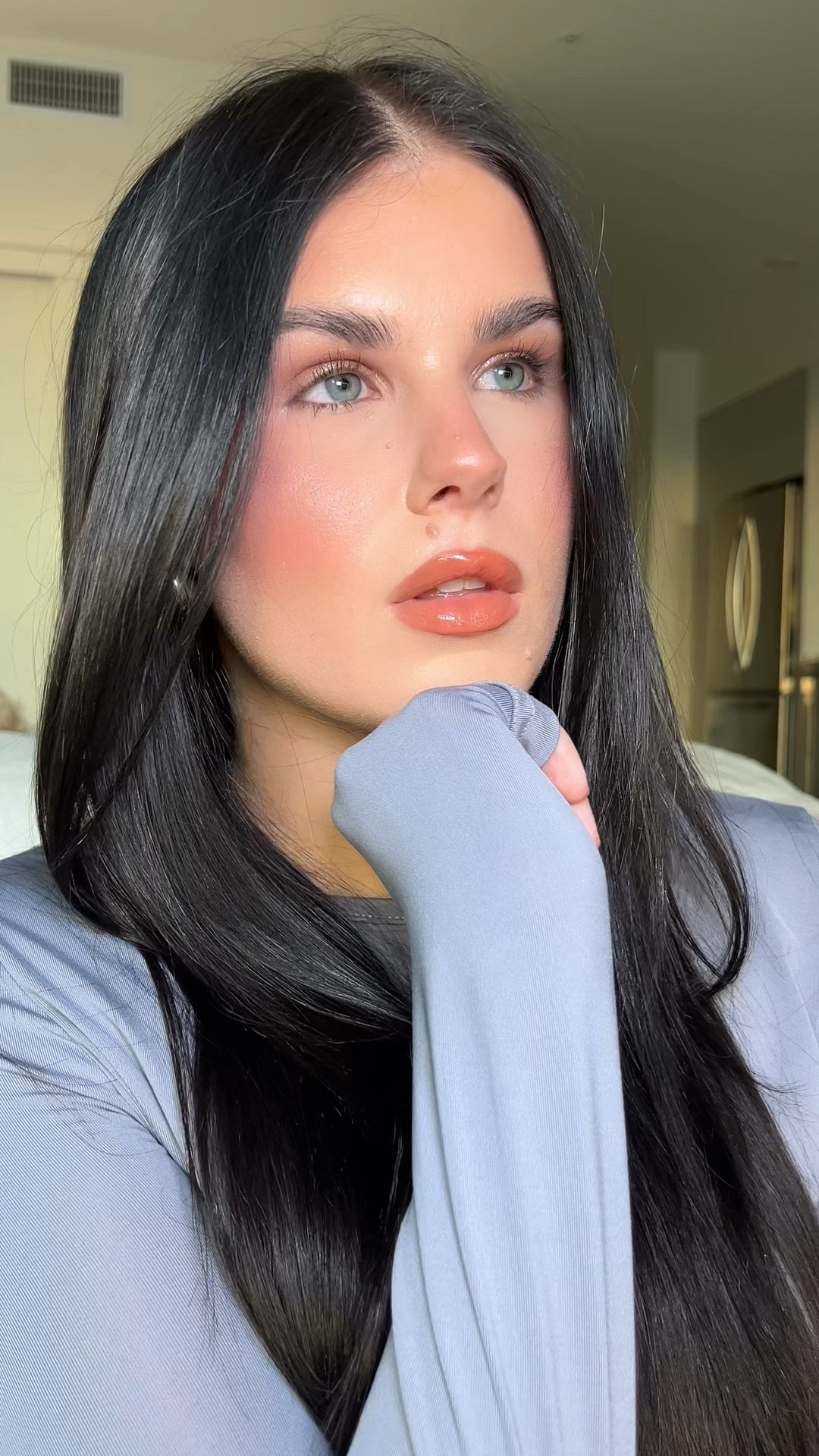 Hot Chocolate Makeup☕️🍫

#LTKBeauty #LTKHoliday #LTKSeasonal