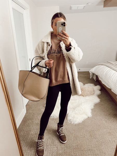 Casual airport outfit inspo 
Sized up to a medium in sweatshirt 

#LTKsalealert #LTKstyletip