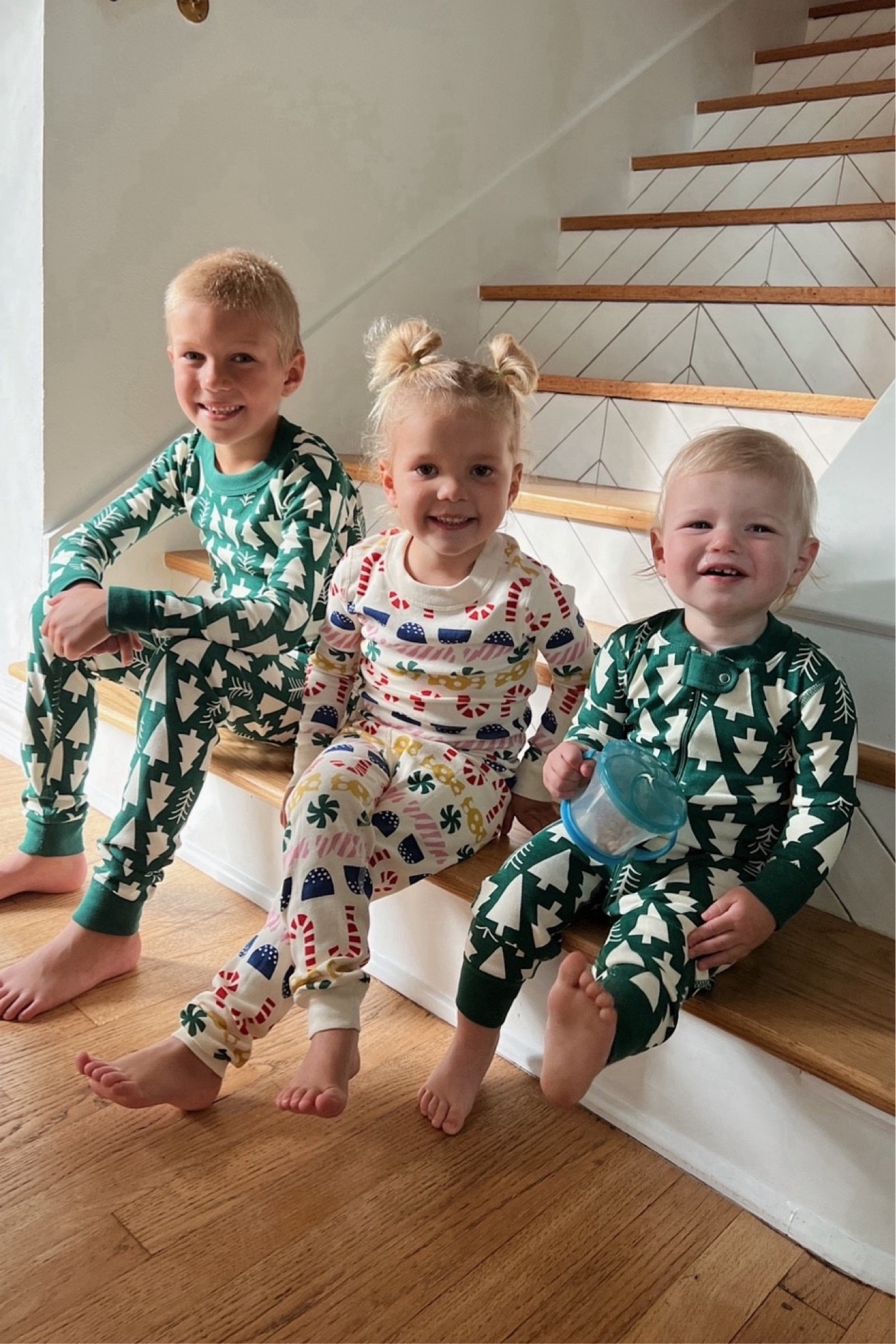 Kids Christmas Jammies on sale at Hanna Andersson! Plus free 3-day shipping on orders $50+