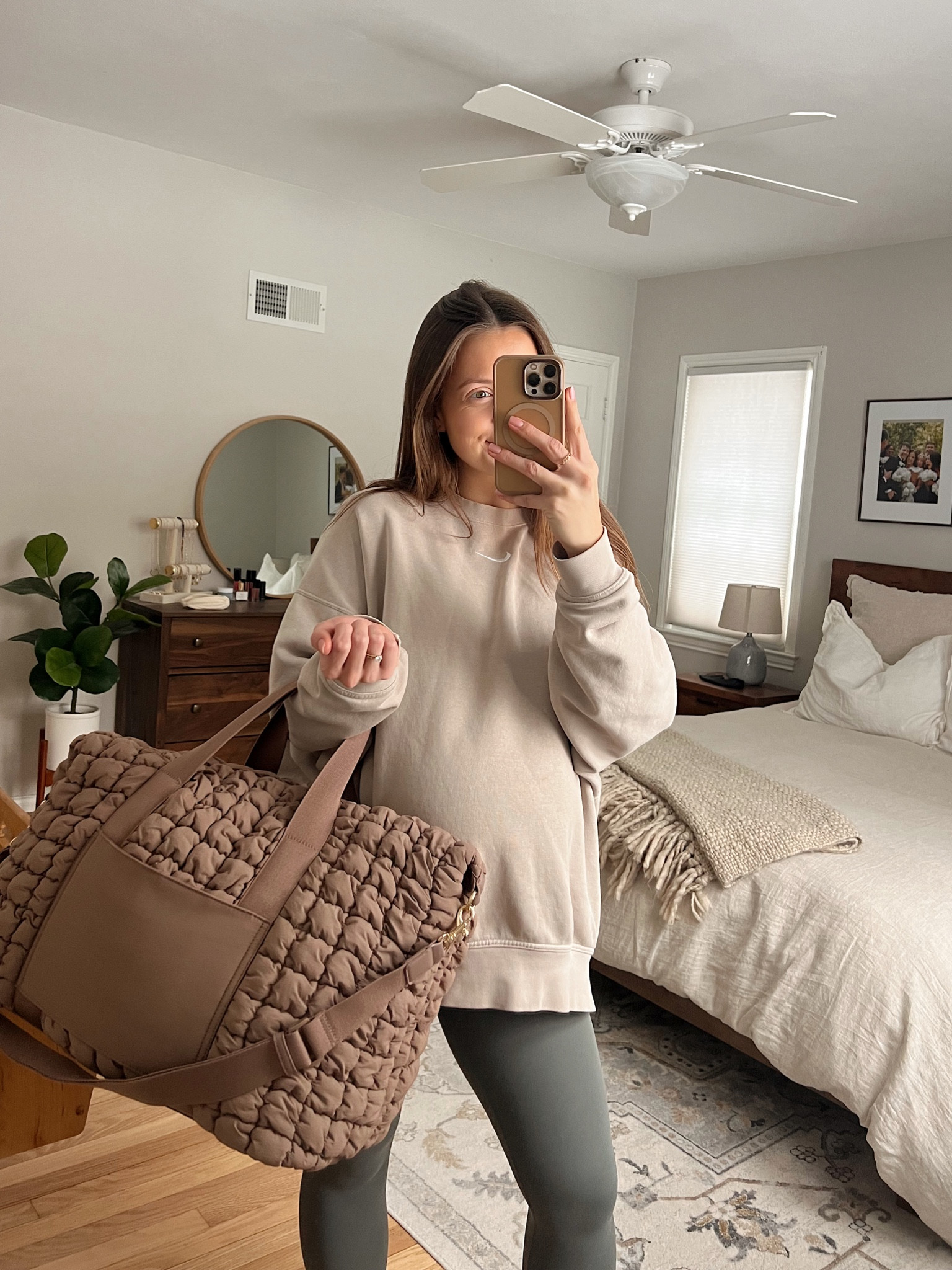 Oversized Nike sweatshirt (XS), my favorite Amazon leggings (S) & this adorable Target weekender tote! 