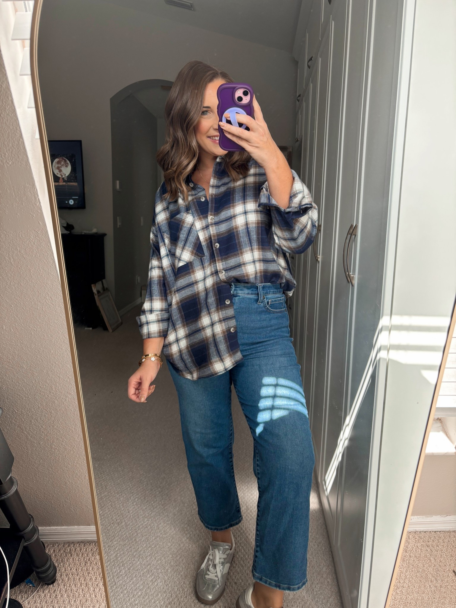 Classic fall outfit- flannel is soooo soft & comfy!! 💙🫶🏻

TTS: medium 
Size 29 jeans 

#LTKFindsUnder50 #LTKMidsize #LTKStyleTip