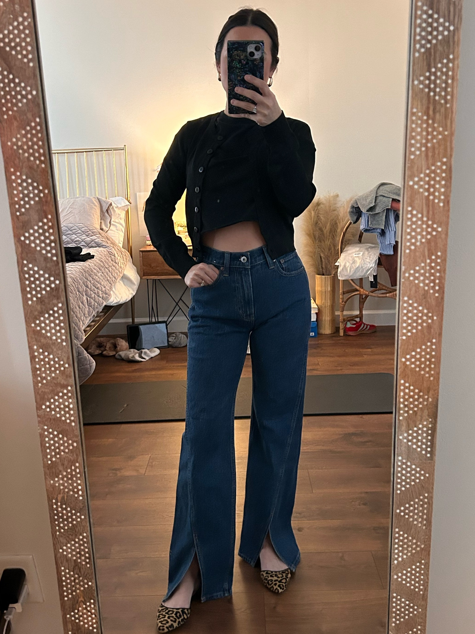 Obsessed with these spilt hem flare jeans from Abercrombie! 

#LTKFindsUnder50 #LTKFindsUnder100 #LTKStyleTip