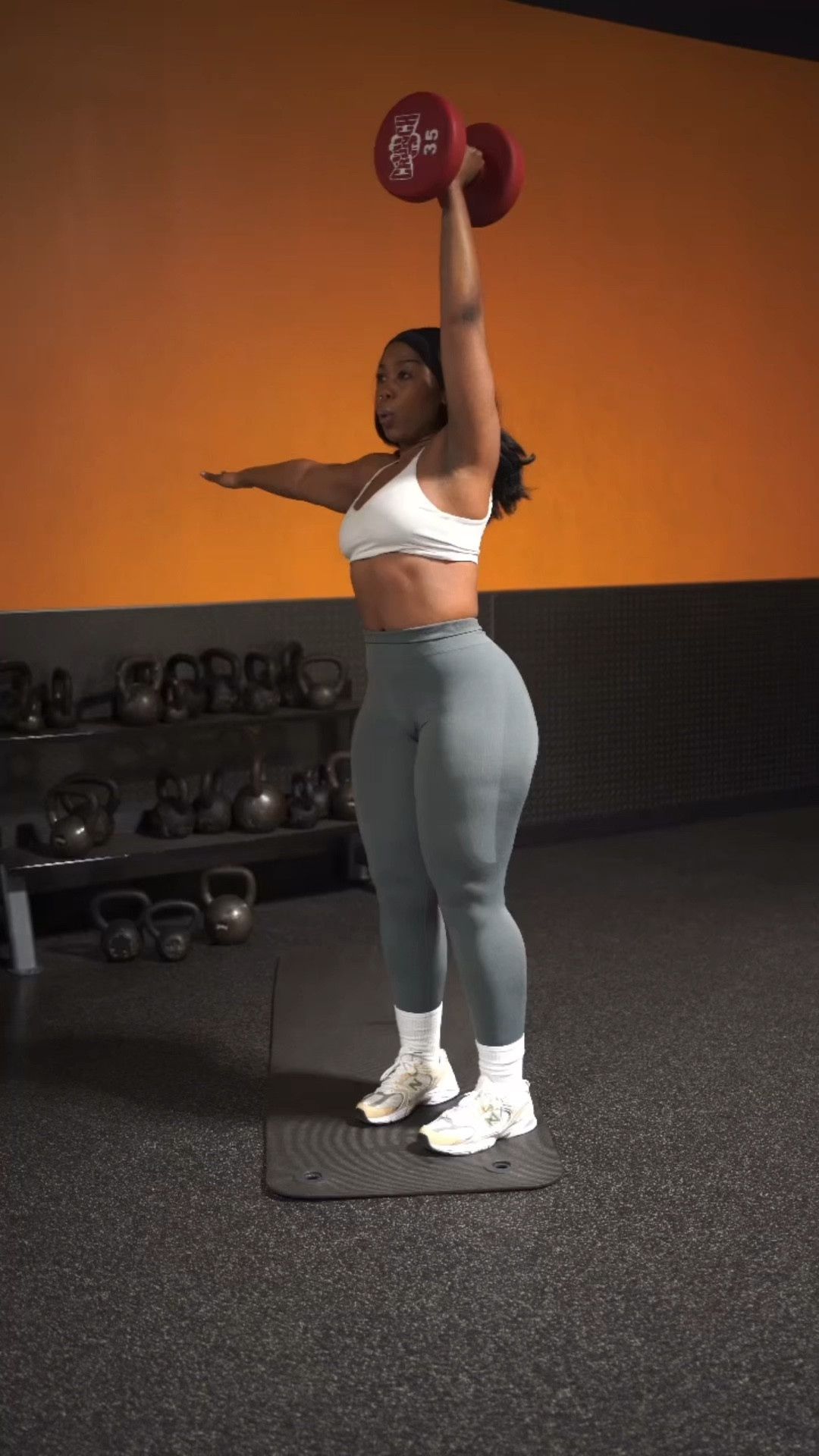 My favorite leggings! 😍

Stretchy ✔️
Squat-Proof ✔️
Compression ✔️

Wearing Size Medium

#LTKfitness #LTKfindsunder50 #LTKVideo