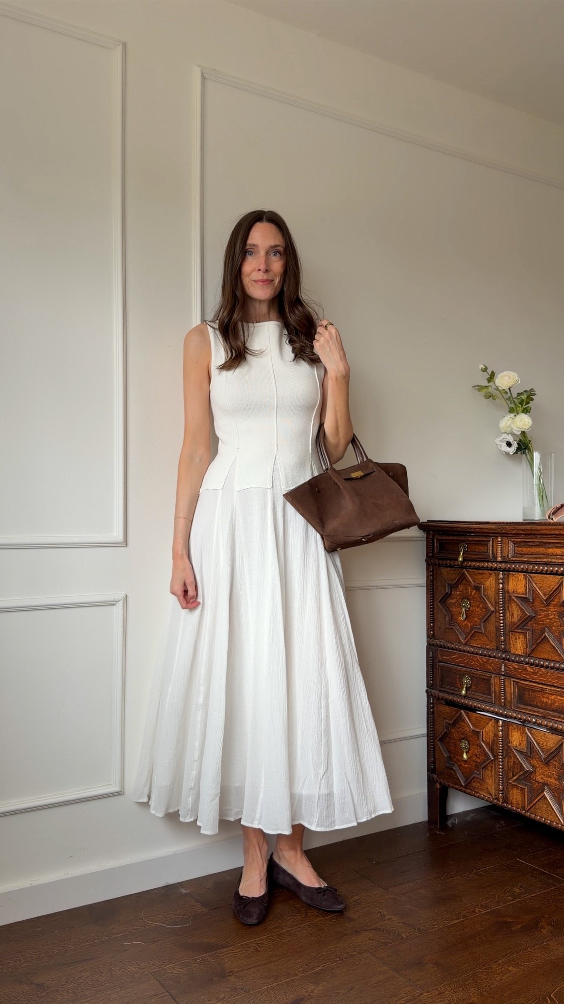 I wear an XS in the dress

White dress, holiday outfit

#LTKsummer #LTKdresses #LTKstyletip