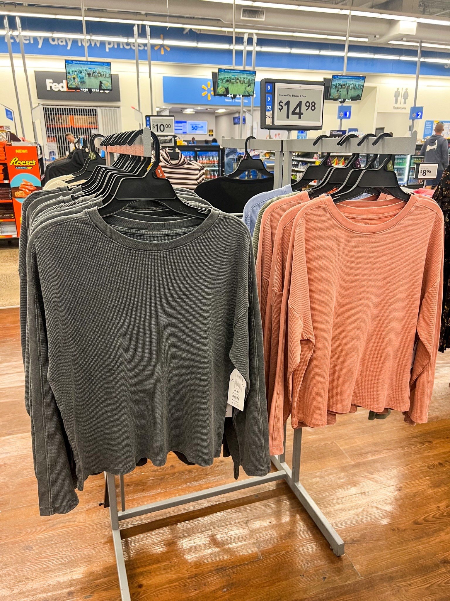 I grabbed this Time & Tru thermal top at Walmart the other day and it’s already one of my most worn fall pieces. It’s so comfy and fits tts!