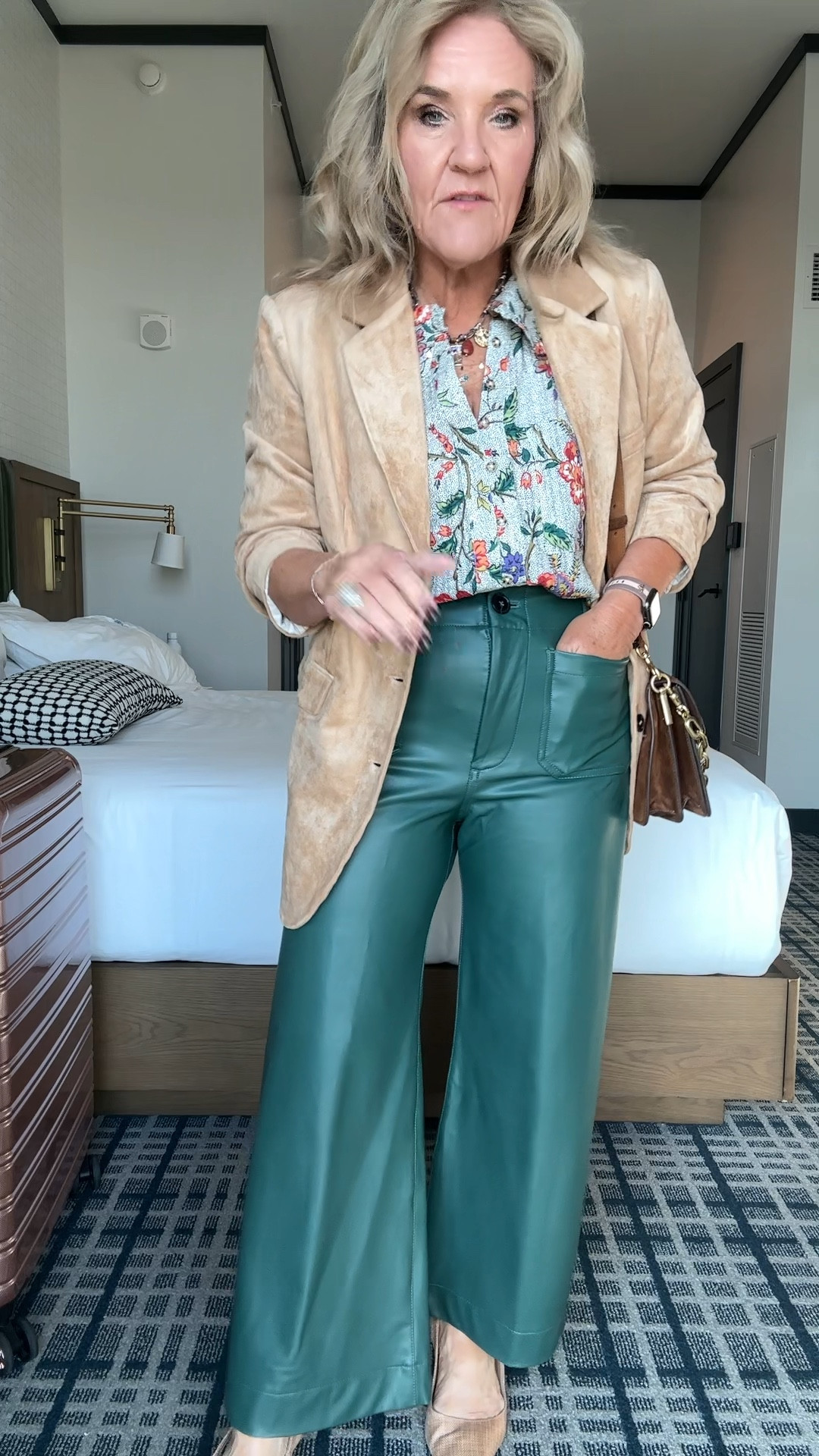 Colette pants size 29 regular.
Faux suede laser comes in a petite now size medium petite this is gorgeous! 
The Kira blouse in the prettiest floral size medium 
My Bianca, sling bags have been a favorite 
Gorgeous coach bag! 

#LTKOver40 #LTKCon #LTKPetite

#LTKCon