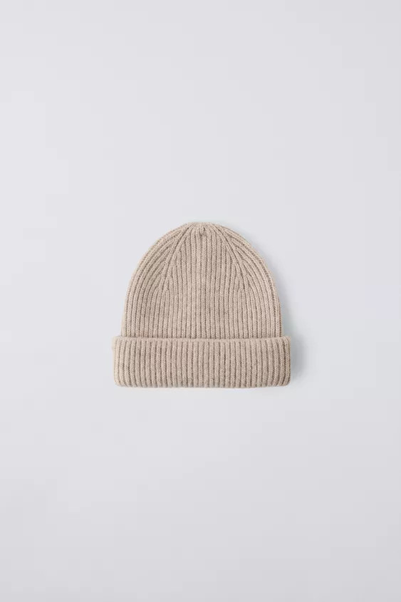 Knit beanie with a turn-up brim. | Zara UK