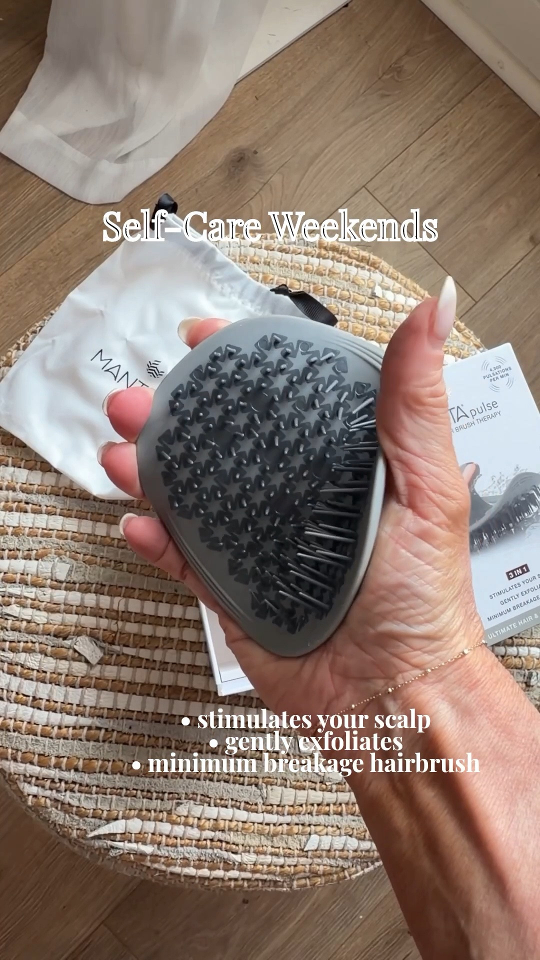 I’ve been looking into more things I can incorporate into my routine to address my aging hair. This hair and scalp treatment brush gives 4,000 pulsations per minute. 😍

Beauty routine, skincare, hair care, hair brush

#LTKMothersDay #LTKselfcare #LTKBeauty