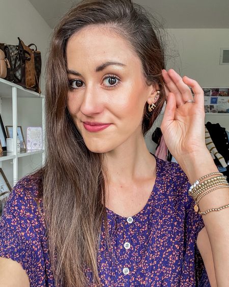 Amazon find - gold initial hoop earrings under $15! 💜

Gold-plated initial earrings // earrings under $15 // Amazon accessories 

#LTKStyleTip