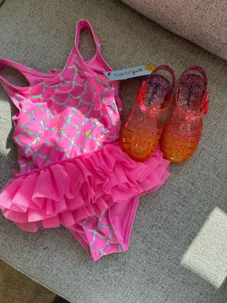 Vivienne’s summer ready with the cutest swim suit and jelly sandals!! I can’t handle this cuteness 😍😍

#LTKFindsUnder50 #LTKShoeCrush #LTKKids