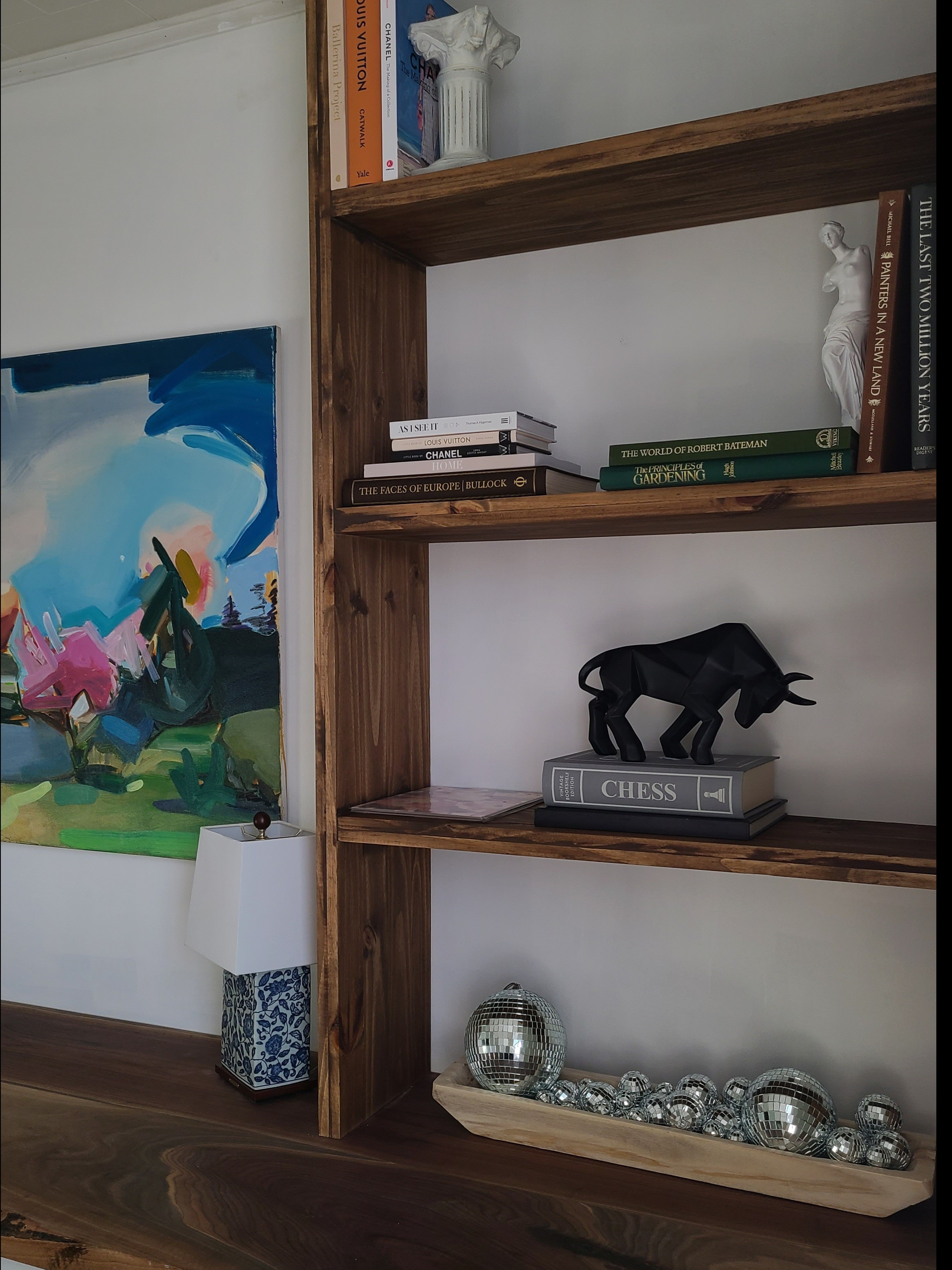 Book shelf decor 🤎✨️

#LTKhome #LTKfindsunder100 #LTKstyletip